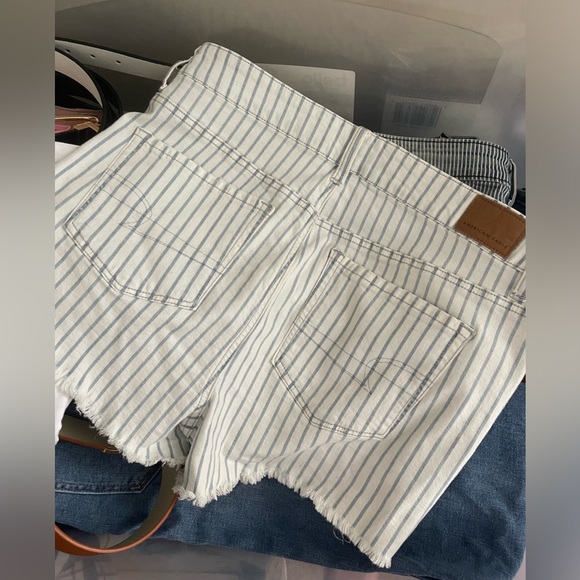 American Eagle - Size 10 - White and Blue Striped Short - Picture 3 of 3